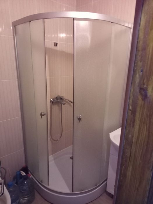 Сдается 2х ком кв. ЖД ост. Школьная 3.3 Кирпичный дом. Аккуратная.