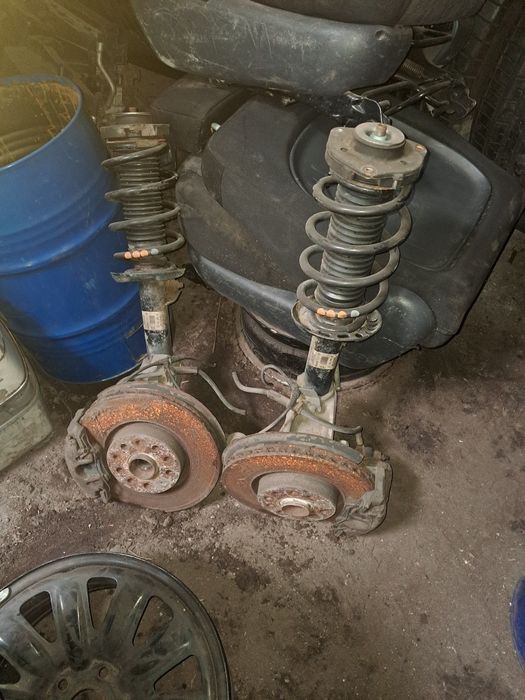 Vw Passat B6 B7 2.0tdi Mcpherson amortyzator zacisk tarcza zwrotnica