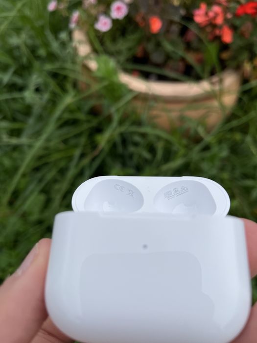 AirPods 3 generacji