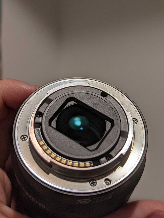 Zeiss Touit 32mm F/1.8 (Sony)