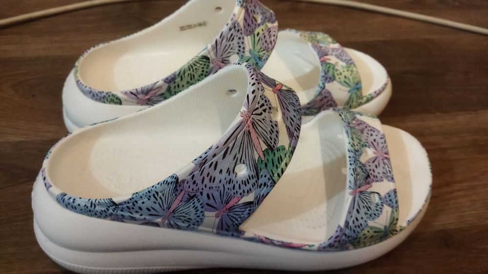 Жіночі шльопанці Crocs Classic