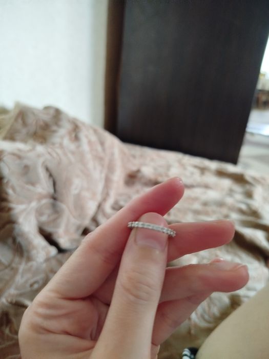 Продам срібну каблучку