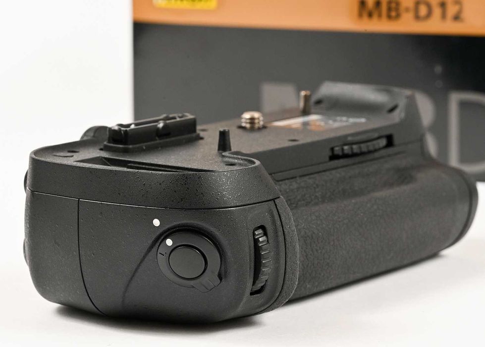 Nikon MB-D12 Grip vertical NOVO!!!