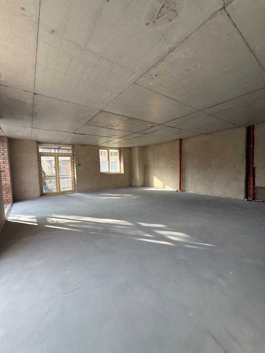 Фасадне комерційне приміщення 67м2. в зданому ЖК Французький Бульвар