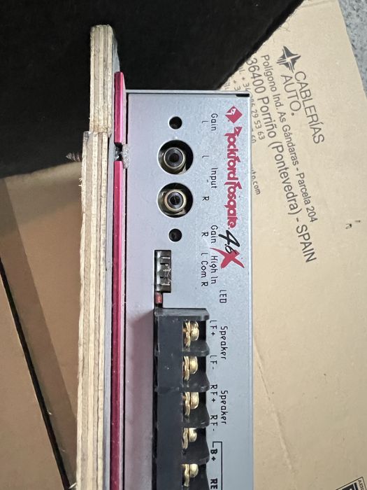 Subwoofer e amplificador