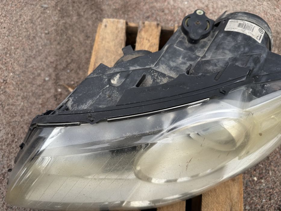 Продам ліву фару на пасат б6 (volkswagen passat b6)