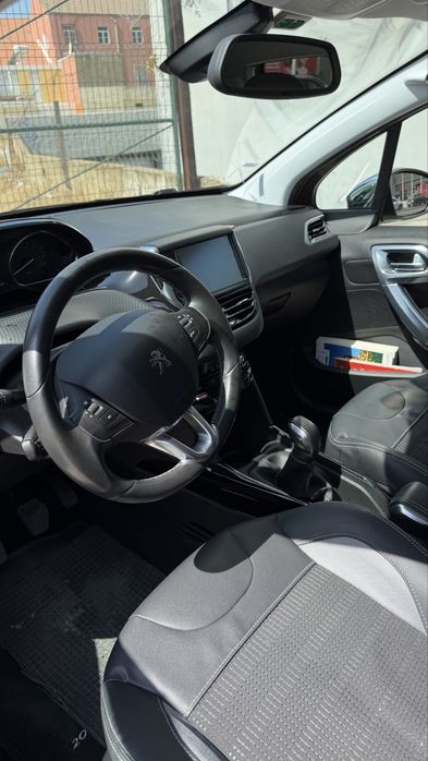 Peugeot 2008 1.2 PureTech Allure — photo 5