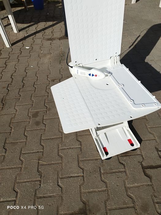 Podnośnik, winda ,krzesło do wanny.