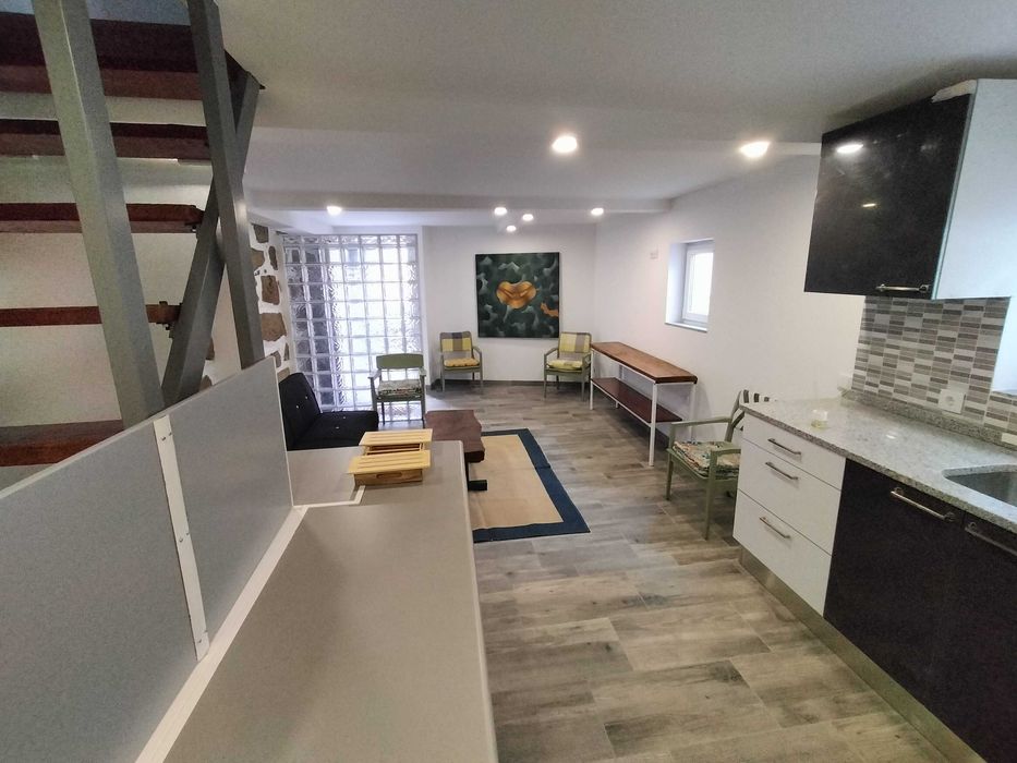 Casa mobilada para arrendar no Centro do Porto (T3)