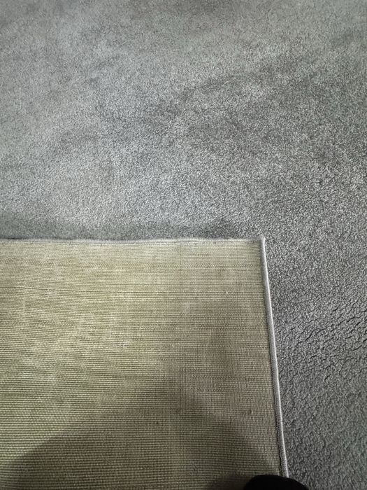 Tapete grande cinzento