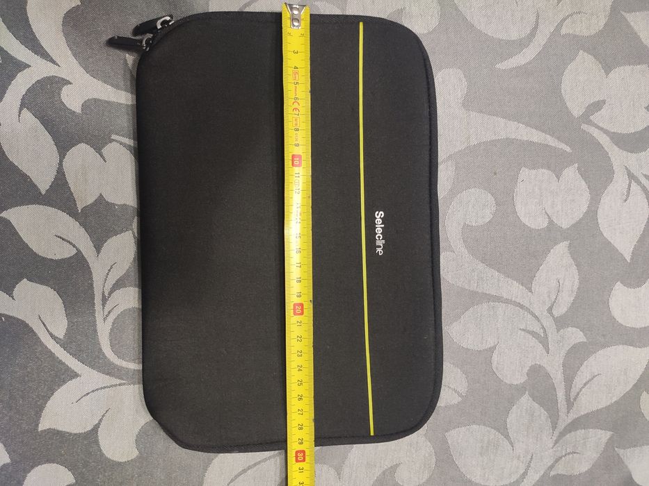 Selling Tablet Case, 20x28 – Lightly Used64284289222401122
