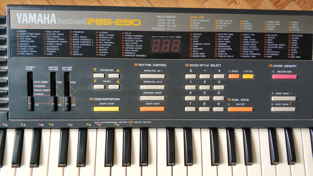 Teclado Musical YAMAHA PortaSound PSS-29O