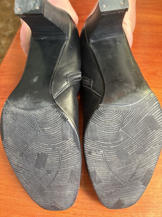 Чорні шкірянні чоботи