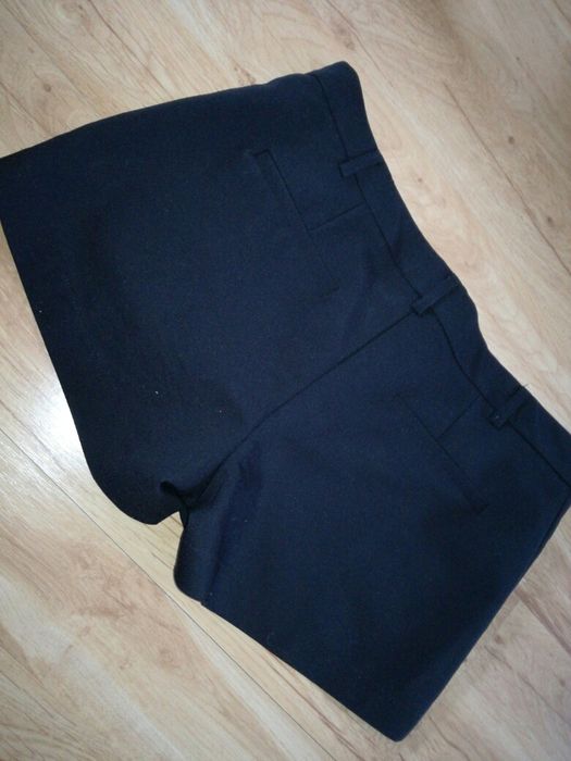 Spodenki materialowe Reserved czarne r. 38