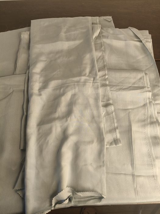 Szara delikatna tkanina o szorstkawej powierzchni ²⁰⁹