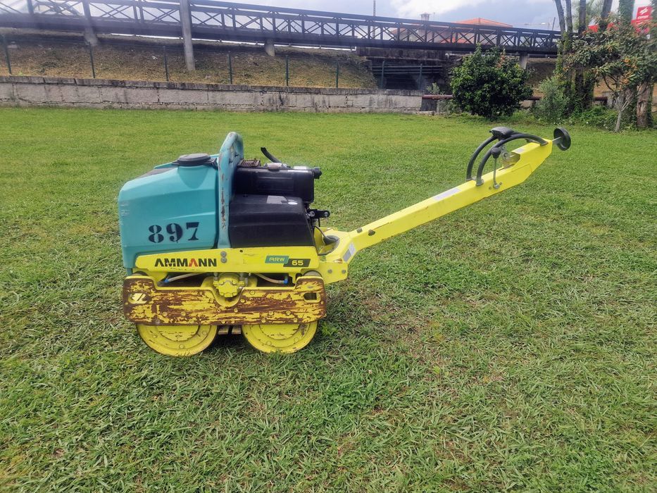 Cilindro compactador apeado