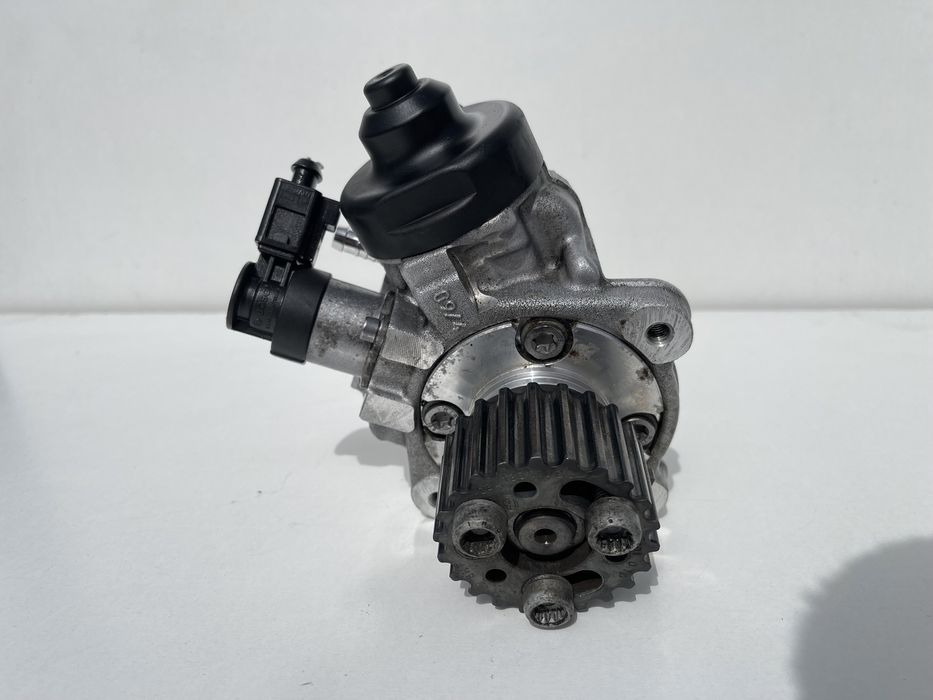 Тнвд топливный насос Passat B6 паливний насос 2.0 TDI дизель 03L130755