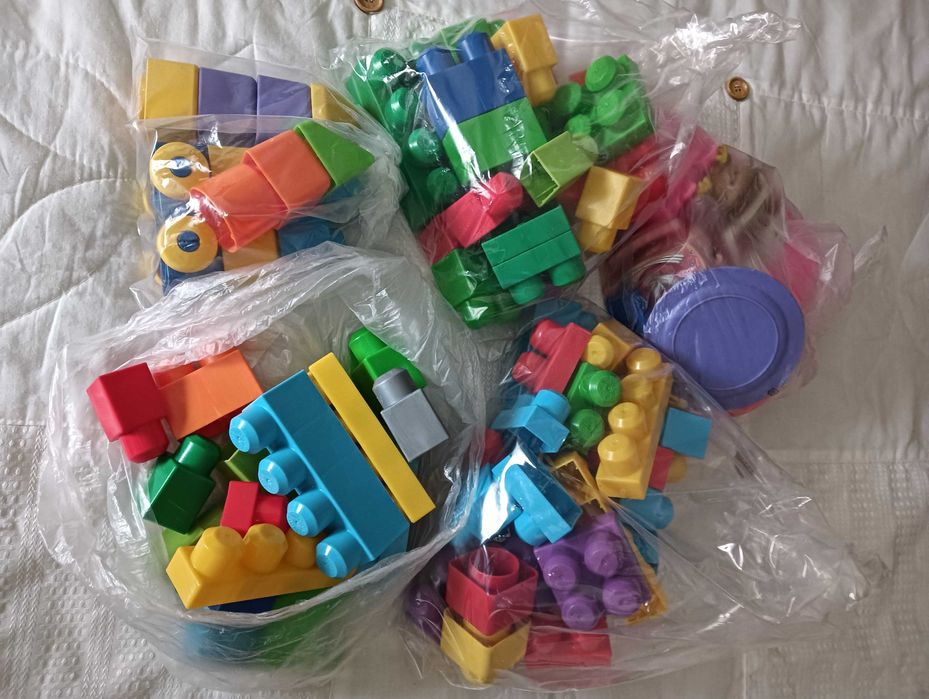 Conjunto de várias peças / blocos de Lego duplo