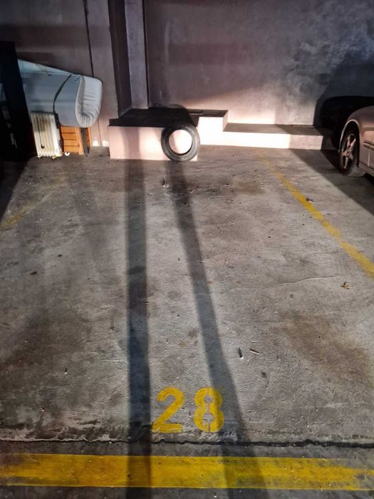 Aluga-se Lugar de Garagem - Porto