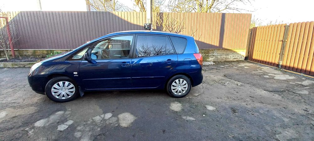 Тойота версо корола