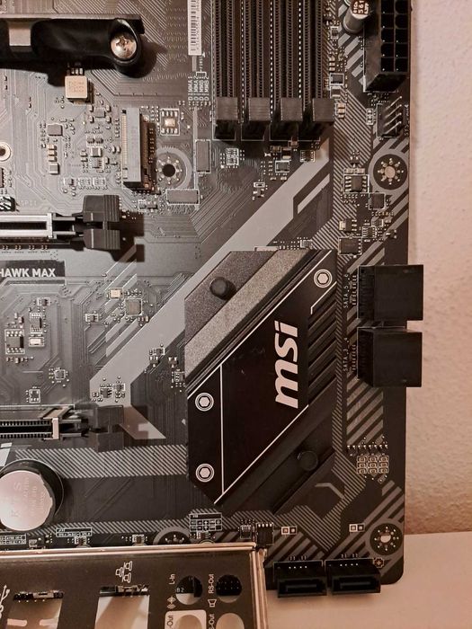 Motherboard MSI B450 Tomahawk Max para AM4 / Ryzen