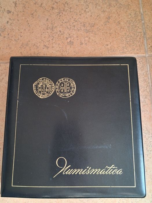 Coleção de 300  moedas portuguesas comemorativas e antigas – 3 pastas numismática