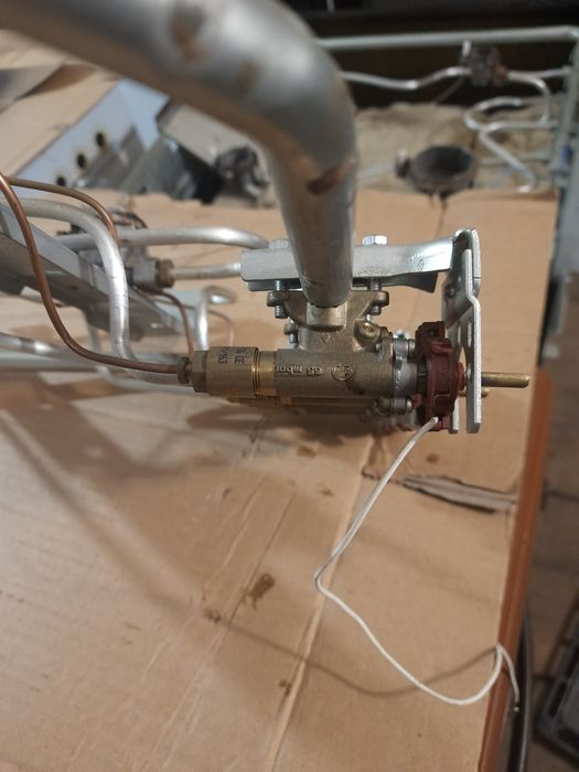 Крани на газові конфорки до плити Бош