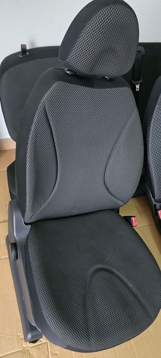 Conjunto Bancos Nissan Micra K12 (2008)