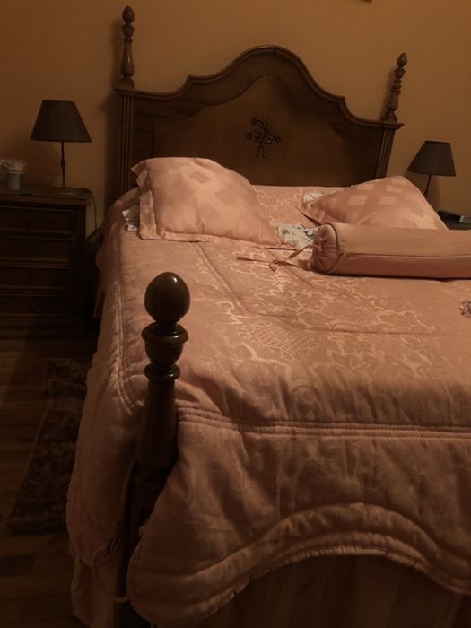 Quarto de casal em castanho