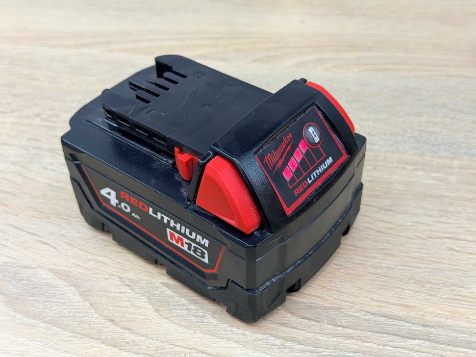 Akumulator Milwaukee M18 4 Ah - Bardzo dobry stan