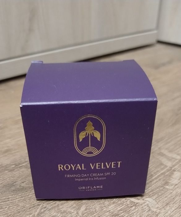Ujędrniający krem na dzień SPF 20 Royal Velvet