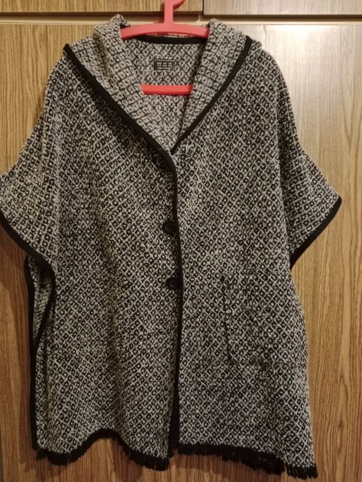 Peleryna damska - poncho z dzianiny z wełną
