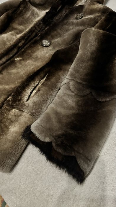 Шуба з мутона.
