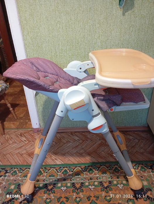 Стільчик для годування