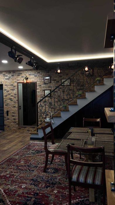 Видовий пентхаус з авторським ремонтом! Центр!