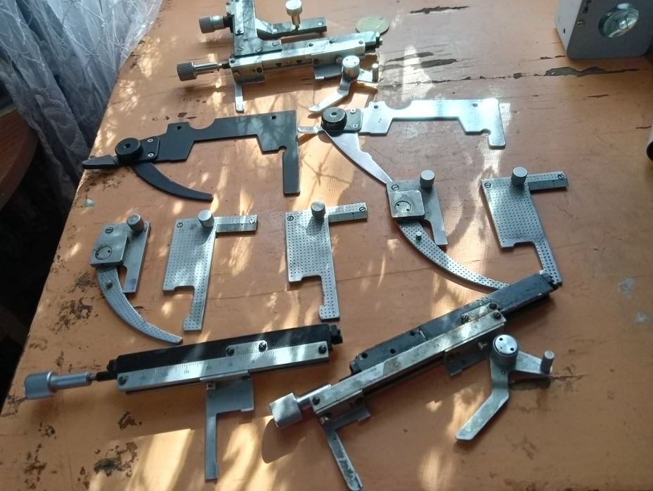 Продам препартоводітель для микроскопа і лапки