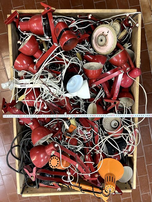 conjunto de mais de 70 candeeiros