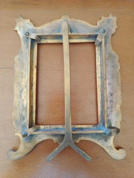 Moldura de Foto de Mesa Vintage em Latão Entalhado