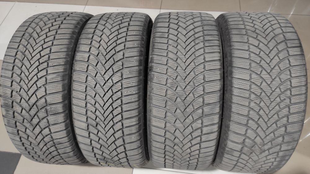 Зимова шина Bridgestone Blizzak LM005