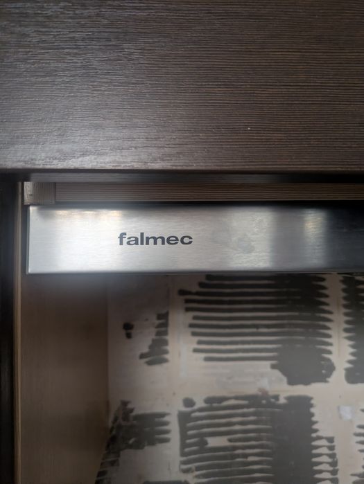 Okap kuchenny podszawkowy