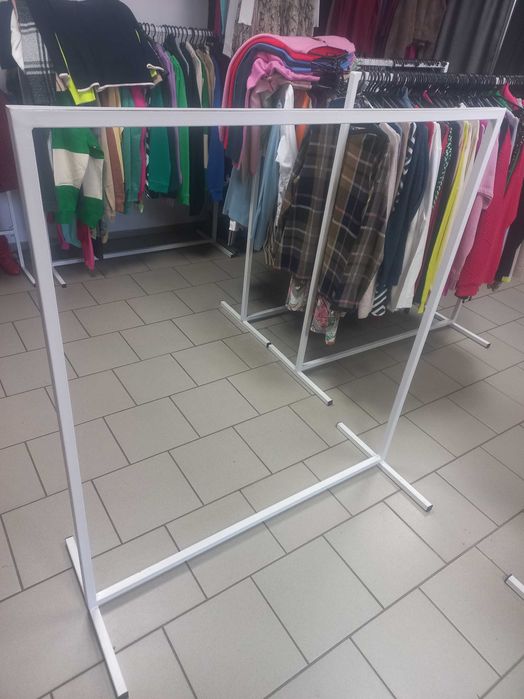 Стійки для одягу б/у