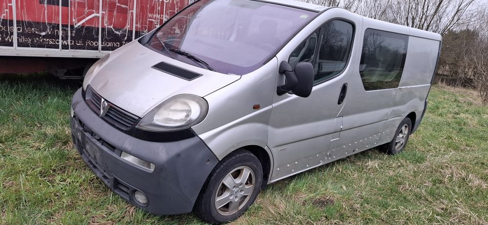 Opel Vivaro Trafic  2.5tdi na części