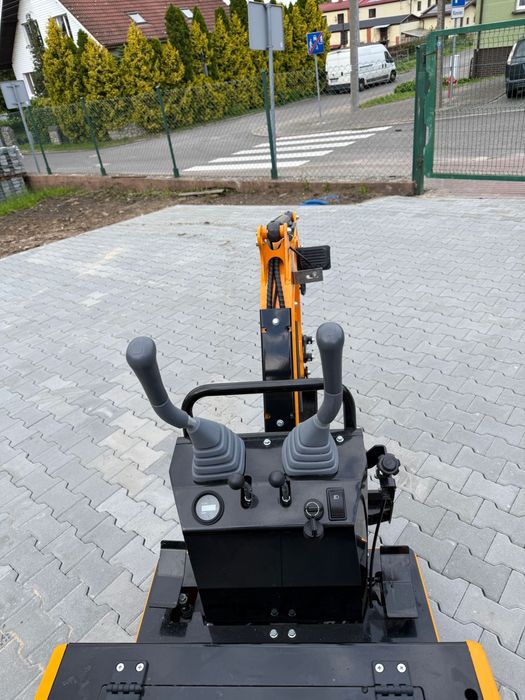 Minikoparka SDYC YCW-06 mała zgrabna
