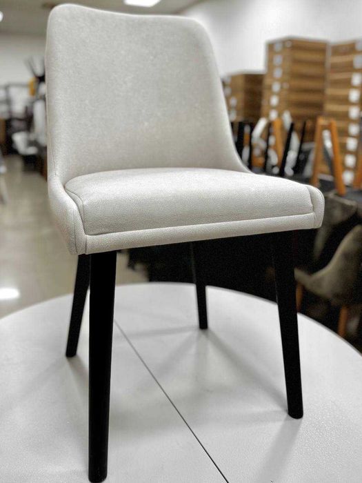 Komplet 2 krzeseł tapicerowanych – nowe, ekspozycja | -65%