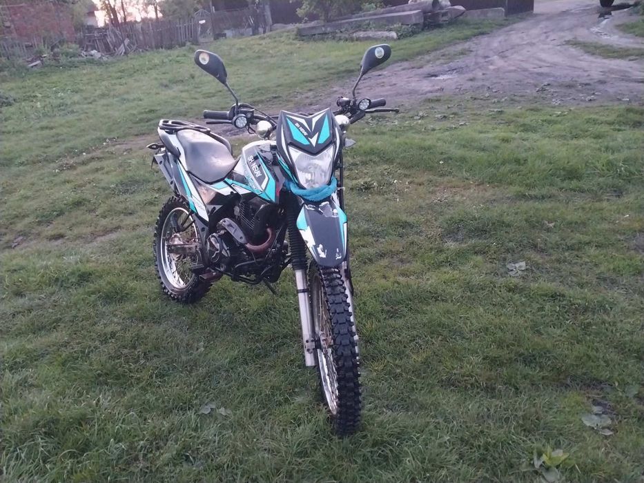 Продам мотоцикл  shnerau 200 6c