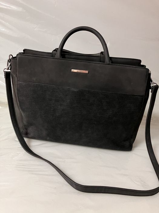 Mala Vilanova de ombro e mão (cinza escuro)