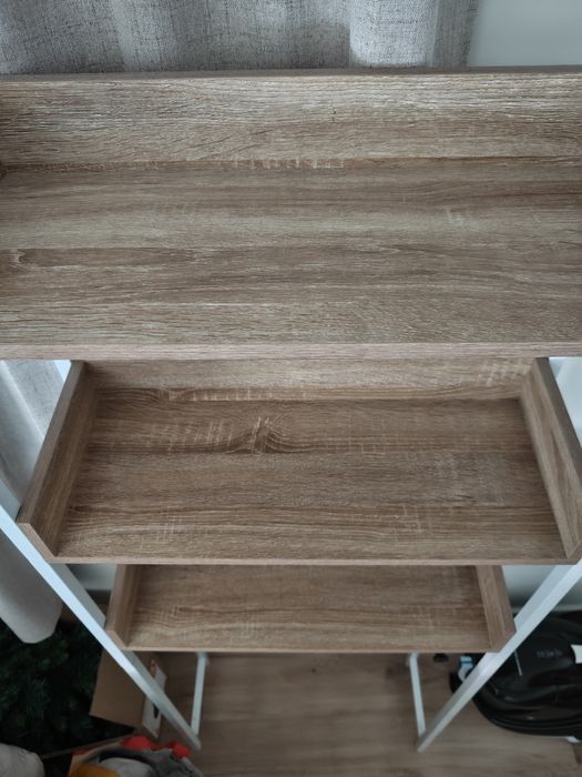 Prateleira de banheiro EUGAD sobre o vaso sanitário com estrutura