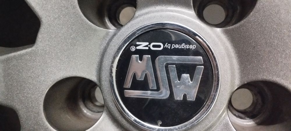 Vendo jantes MSW e pneus 17 J8