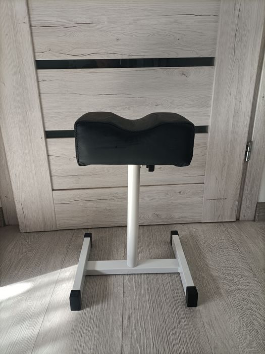 Regulowany podnóżek do pedicure   tatuażu czarny, stabilny Do paznokci salonu