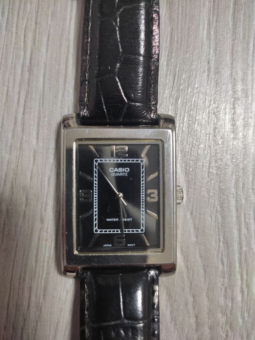 Годинник кварцовий CASIO